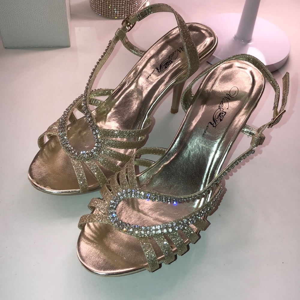 GOLD FORMAL HEELS